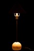 Lampe-Cone-5252-Marbre-Metal-Blanc-Noir-03-Jolipa