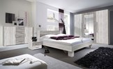 Chambre-a-coucher-Vera-decor-arctic-pine-bright-armoire-228cm-lit-160x200-chevets-commode-132cm-arctic-pine-bright-dark-Helvetia