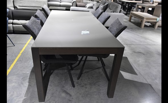 Outlet-Dottignies-2023-06-Nyro-Table