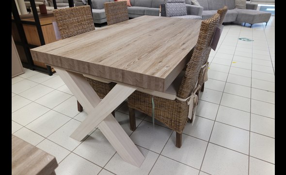 Outlet-Ypres-2023-10-Lariks-Table