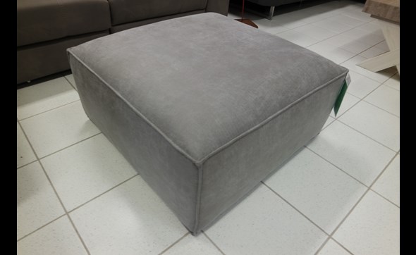 Outlet-Ypres-2023-10-Mariano-Low-Pouf