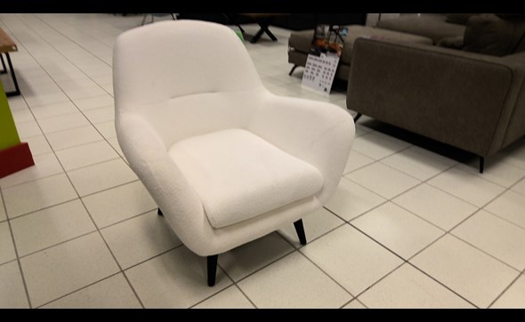 Outlet-Ypres-2024-01-Ayla-Fauteuil